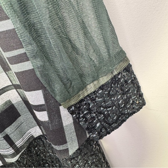 Save the Queen Geometric Sheer Sleeves Sequin Accents Shift Dress Medium NWT - Picture 7 of 12